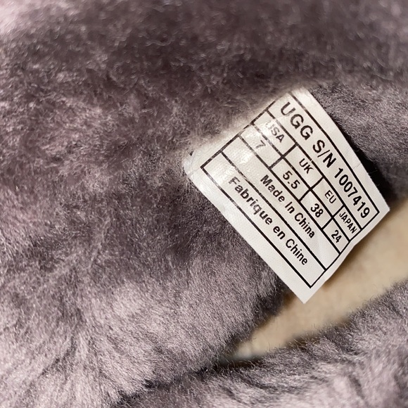 UGG Boots - Picture 7 of 7